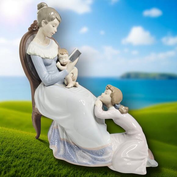 "Lladro ""Story Hour"" #5786 - Porcelain Figurine - MOTHER READING TO CHILD RARE - Picture 1 of 14